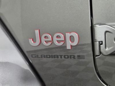 2026 Jeep Gladiator - Photo 11