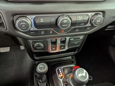 2026 Jeep Wrangler - Photo 19
