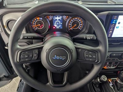 2026 Jeep Wrangler - Photo 14