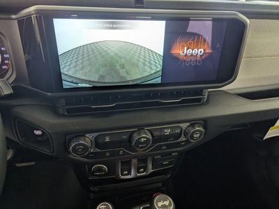 2026 Jeep Wrangler - Photo 18