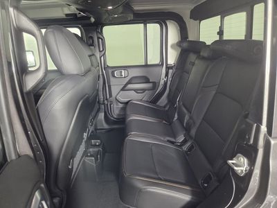 2026 Jeep Gladiator - Photo 17