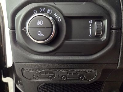 2026 Jeep Gladiator - Photo 15
