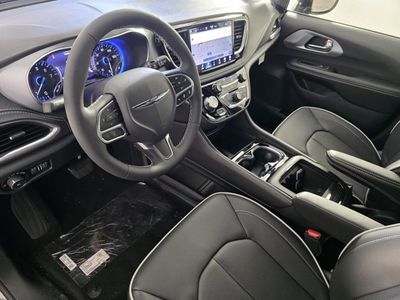 2026 Chrysler Pacifica - Photo 12