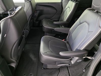 2026 Chrysler Pacifica - Photo 14