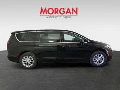 2026 Chrysler Pacifica - Photo 4
