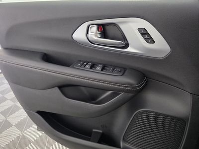 2026 Chrysler Pacifica - Photo 26