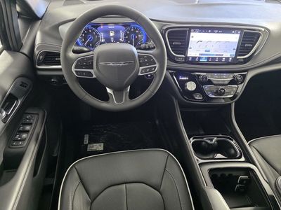 2026 Chrysler Pacifica - Photo 13