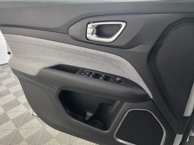 2026 Jeep Compass — photo 25 view