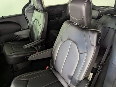 2026 Chrysler Pacifica — photo 16 view