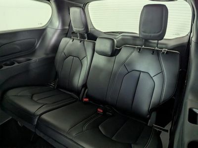 2026 Chrysler Pacifica — photo 17 view