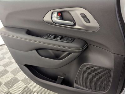 2026 Chrysler Pacifica — photo 26 view