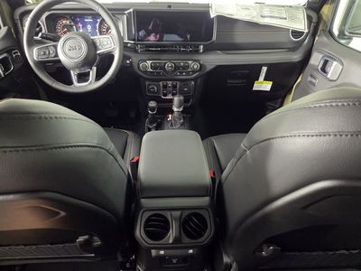 2026 Jeep Wrangler - Photo 19