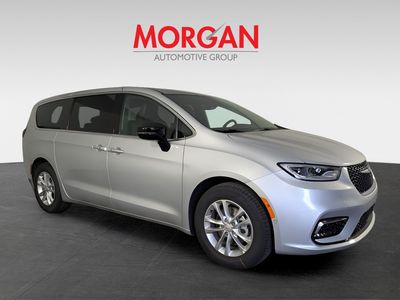 2026 Chrysler Pacifica — side profile view