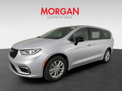 2026 Chrysler Pacifica — photo 9 view