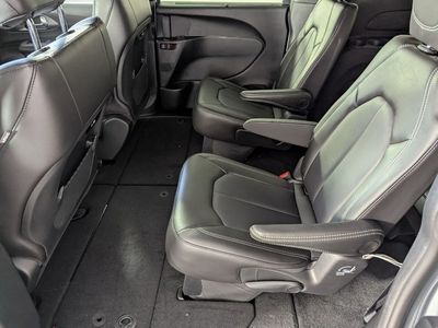 2026 Chrysler Pacifica — photo 14 view