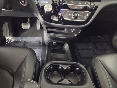 2026 Chrysler Pacifica — photo 12 view