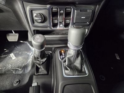 2026 Jeep Gladiator - Photo 21