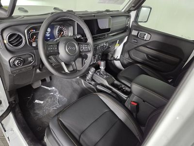 2026 Jeep Gladiator - Photo 13