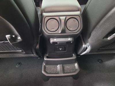 2026 Jeep Wrangler - Photo 18
