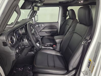 2026 Jeep Wrangler - Photo 9