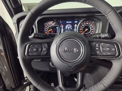 2026 Jeep Gladiator - Photo 12