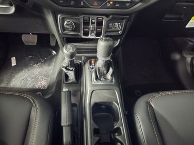 2026 Jeep Gladiator - Photo 11