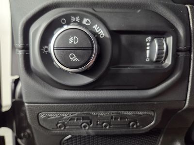 2026 Jeep Gladiator - Photo 15
