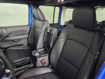 2026 Jeep Wrangler - Photo 17