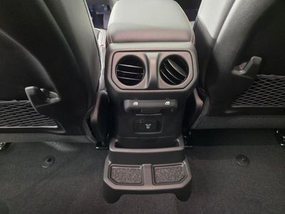 2026 Jeep Wrangler - Photo 19