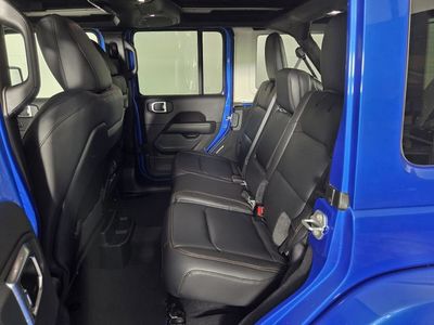 2026 Jeep Wrangler - Photo 18