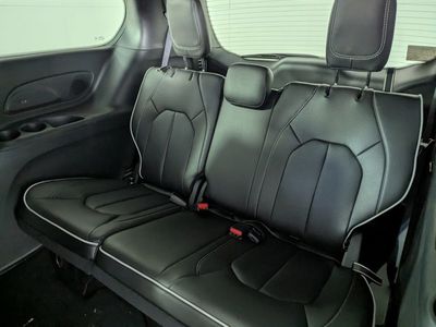 2026 Chrysler Pacifica - Photo 18