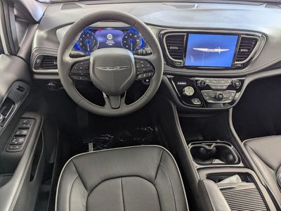 2026 Chrysler Pacifica - Photo 14