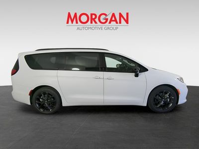 2026 Chrysler Pacifica - Photo 4
