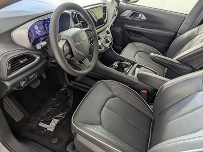 2026 Chrysler Pacifica - Photo 11