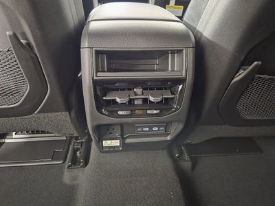 2026 Jeep Grand Cherokee - Photo 12