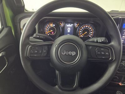 2026 Jeep Wrangler - Photo 13