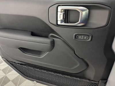 2026 Jeep Wrangler - Photo 28
