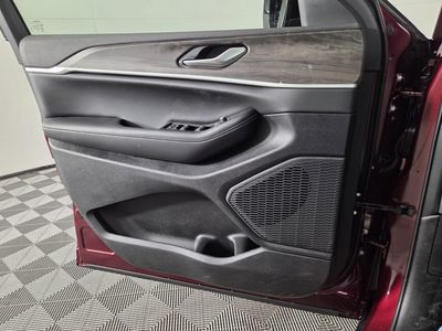 2026 Jeep Grand Cherokee - Photo 13