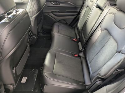 2025 Jeep Grand Cherokee - Photo 14