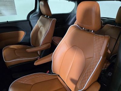 2026 Chrysler Pacifica — photo 15 view