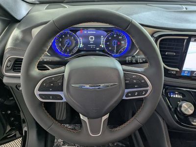 2026 Chrysler Pacifica — photo 20 view