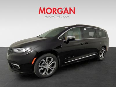 2026 Chrysler Pacifica — photo 9 view