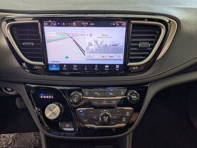 2026 Chrysler Pacifica — photo 24 view