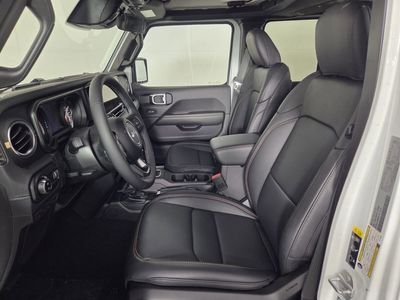 2026 Jeep Gladiator - Photo 8