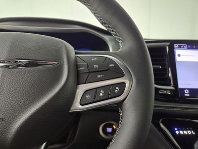 2026 Chrysler Pacifica — photo 17 view