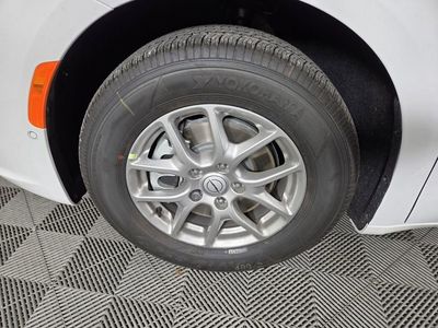 2026 Chrysler Pacifica — photo 10 view