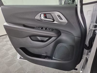 2026 Chrysler Pacifica — photo 22 view