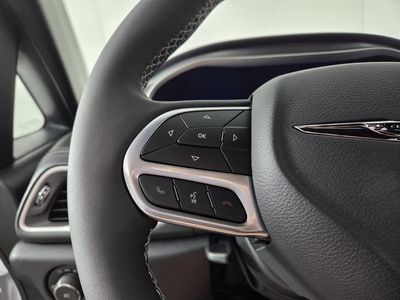 2026 Chrysler Pacifica — photo 16 view