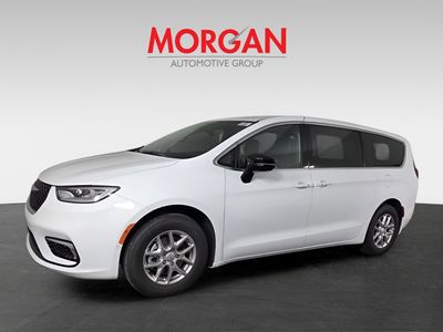 2026 Chrysler Pacifica — photo 9 view