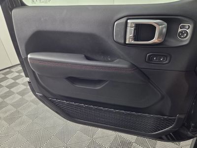 2026 Jeep Wrangler - Photo 14